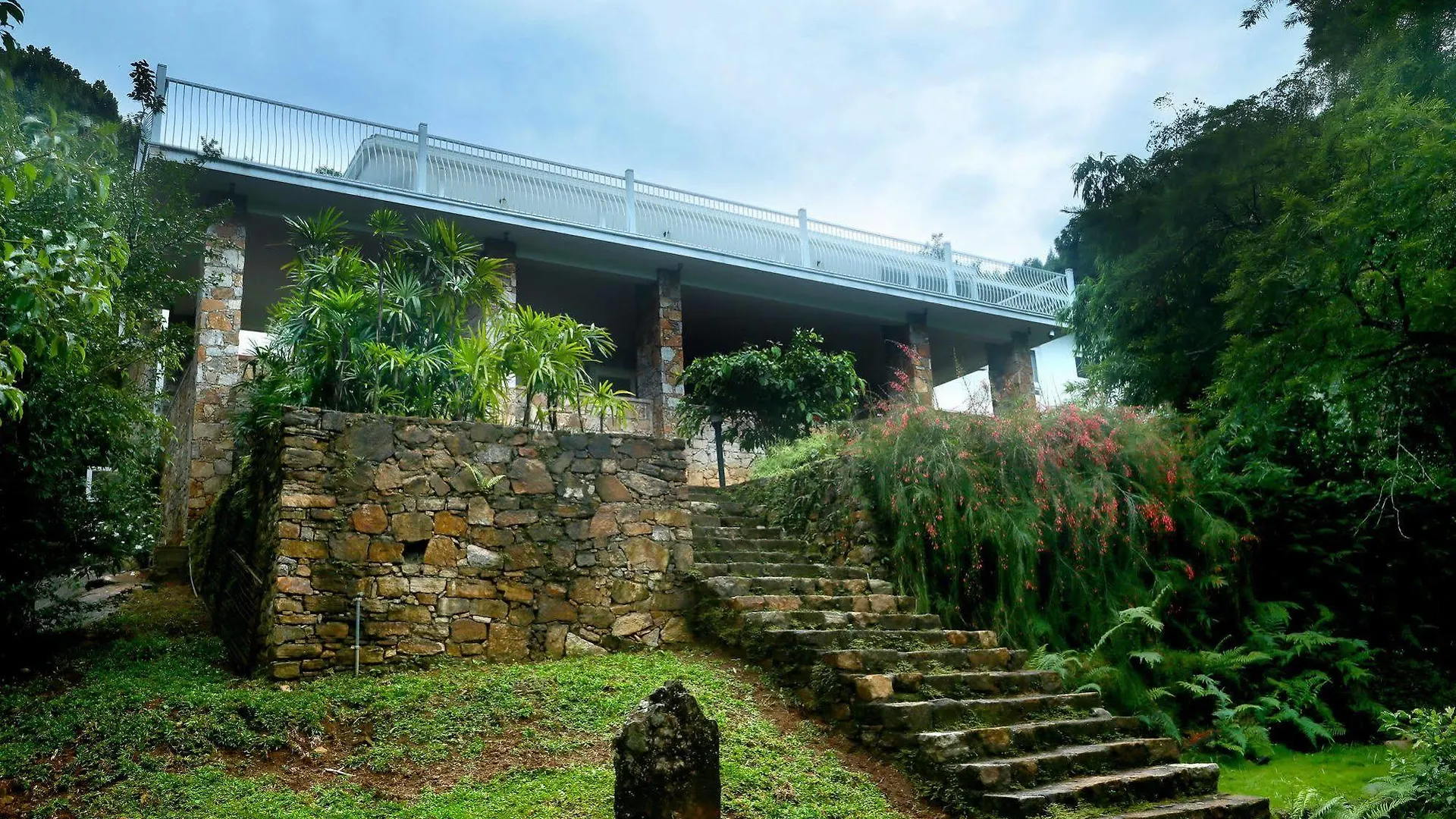 Villa Mahakanda Kandy Hotel